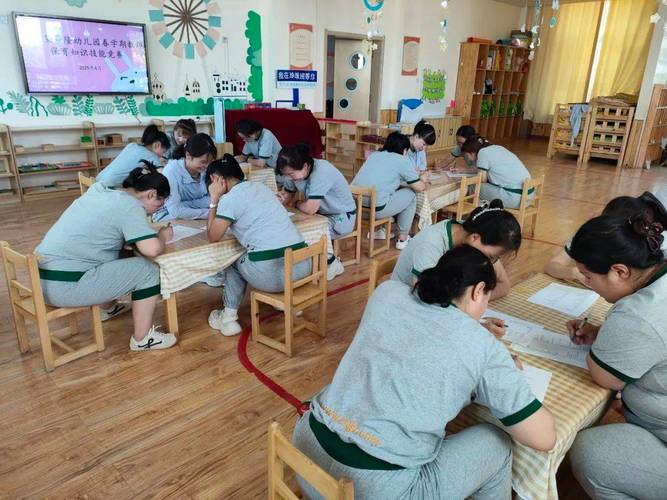 培训机构早教保育老师