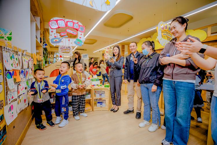 国际宝宝早教专家团队