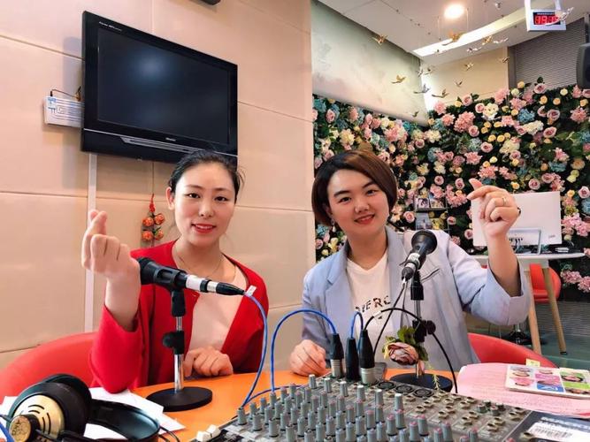 东方爱婴早教老师照片