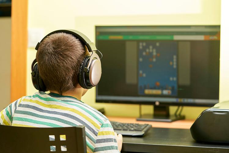 适合小学生玩的电脑游戏