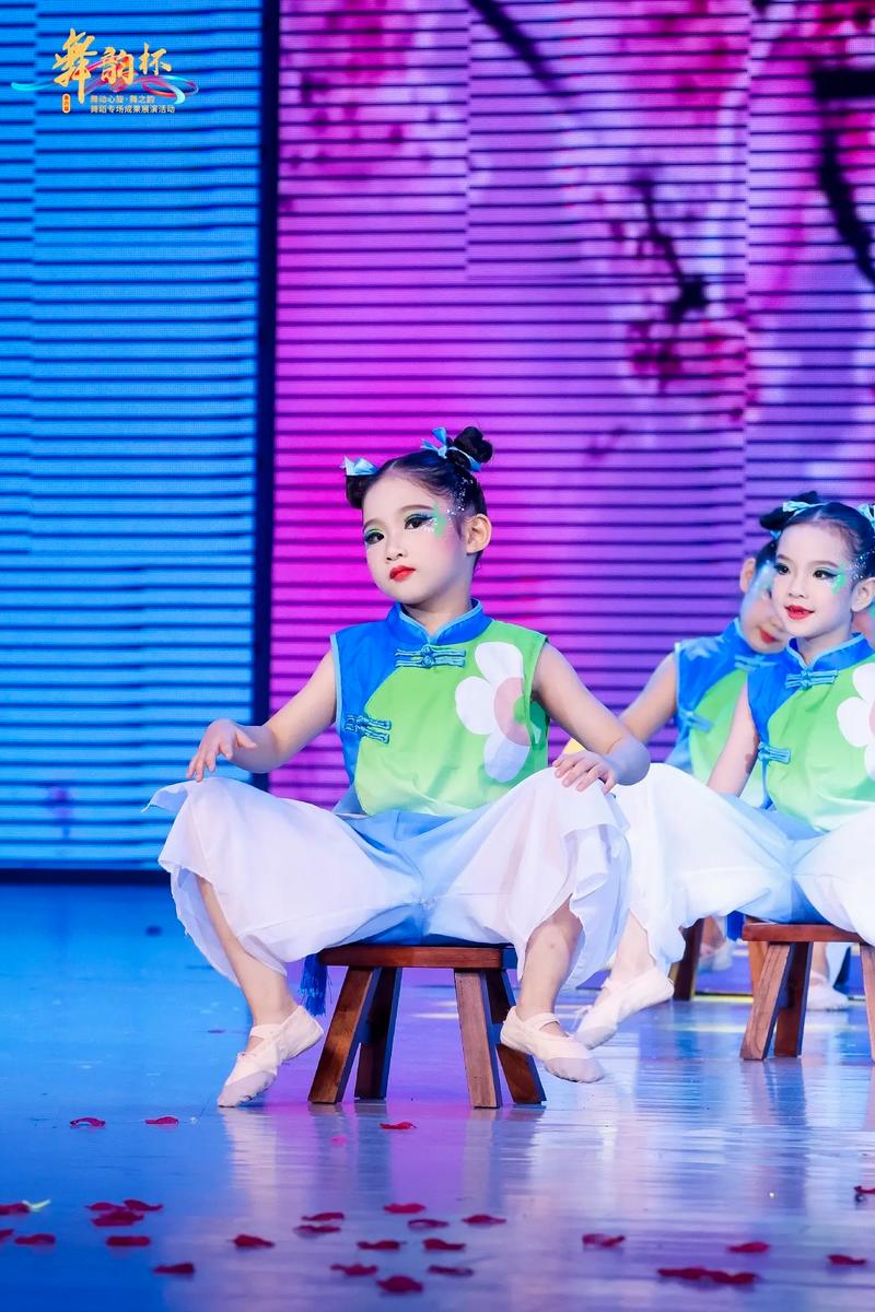 适合小学生跳的舞蹈视频