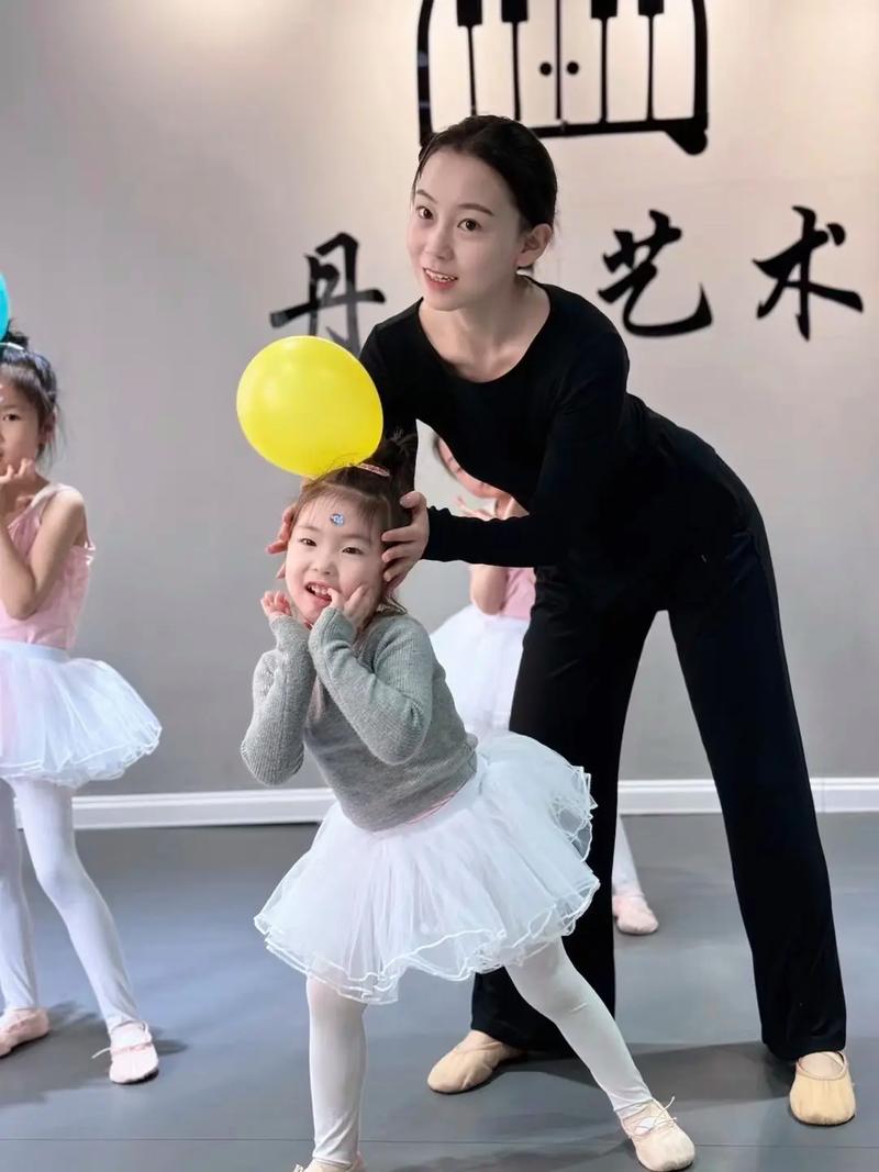 早教才艺表演视频老师