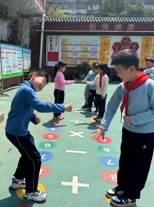 适合小学生玩的集体游戏